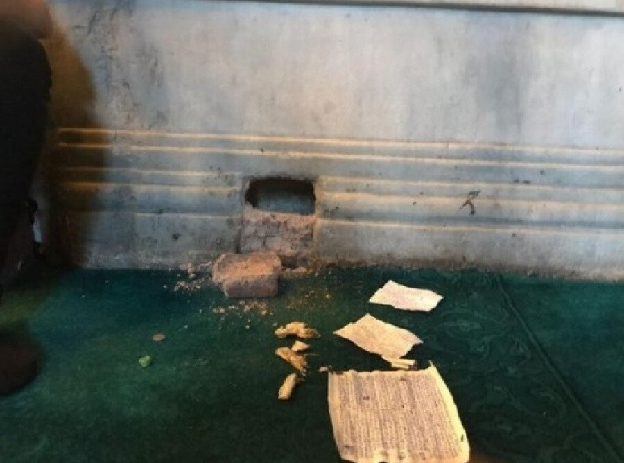 Ayasofya'da kırılan taşın ardından İbranice kağıtlar çıktı