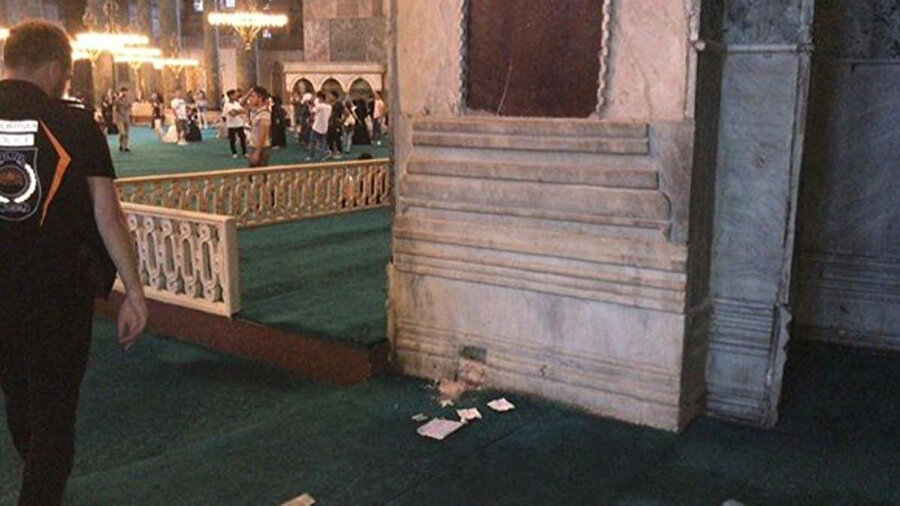 Notlar kırık bir duvarın arkasında bulundu