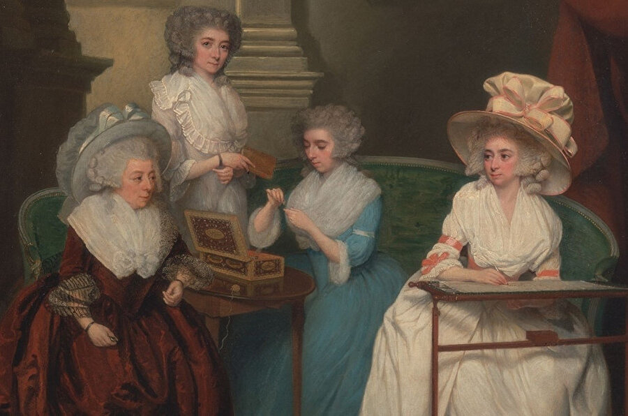 Matmazel Fabula için daha bu başlangıçtı. Masallar her geçen gün onu ele geçirdi.