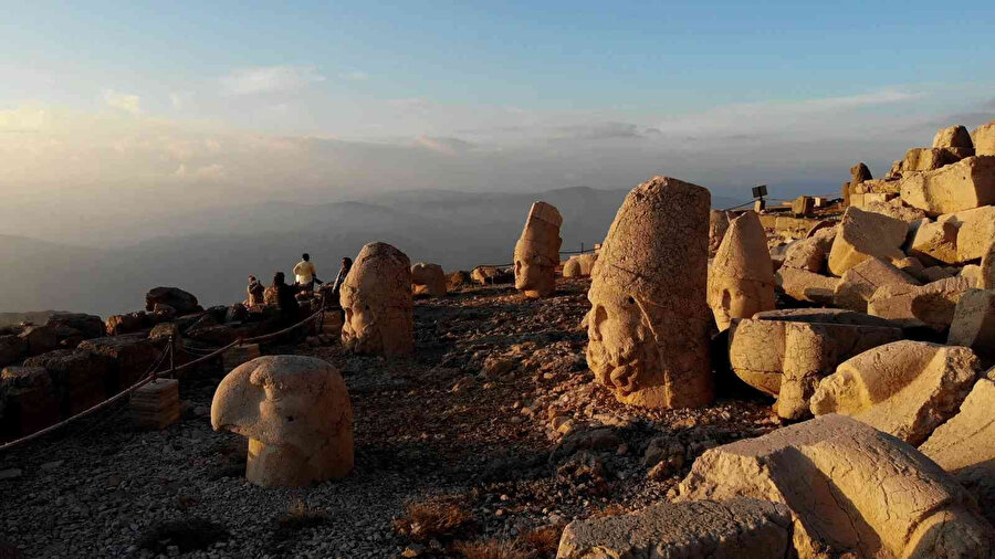 Nemrut Dağı, Türkiye'nin Adıyaman ilinde yer alan 2.150 metre yüksekliğinde bir dağdır.