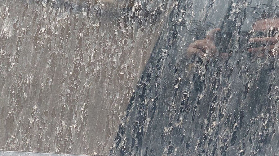 Tekirdağ'da toz taşınması nedeniyle yağmurla birlikte çamur yağdı