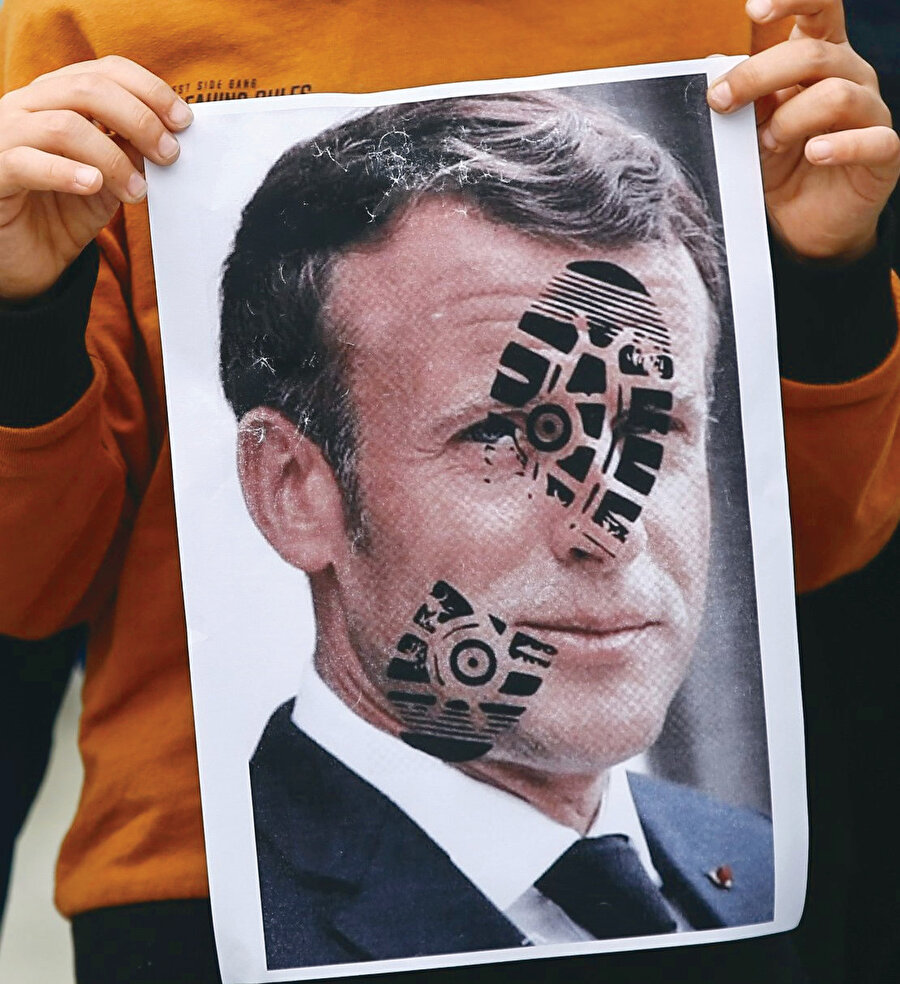 Macron’un bütün çabalarına rağmen Fransa’nın Afrika’da uzun yıllar boyunca kurduğu hâkimiyet gün geçtikçe zayıflarken Çin, Rusya ve Türkiye gibi bölgesel ve küresel güçlerin kıtadaki etkisi gün geçtikçe artıyor.