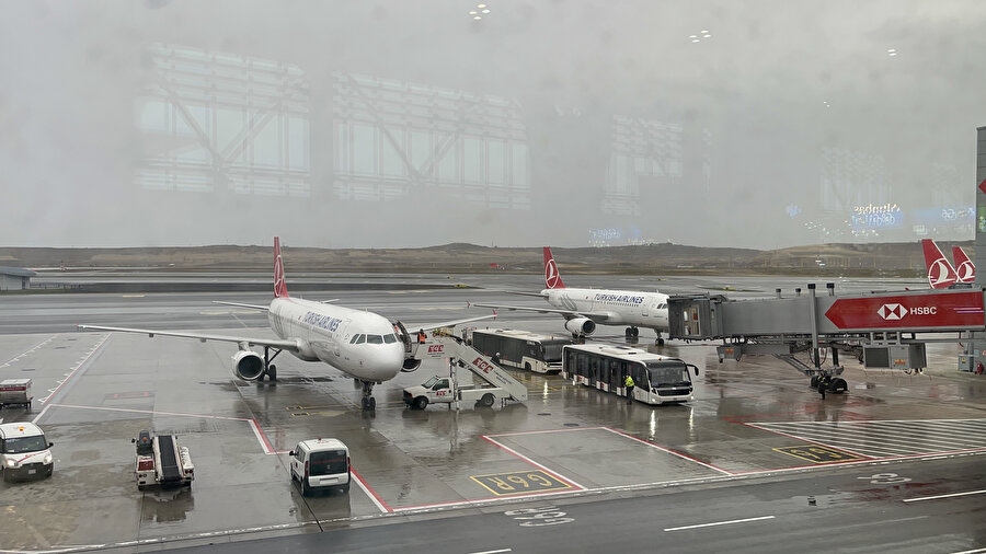 THY'nin 6 uçağı lodos nedeniyle İstanbul'dan başka havalimanlarına yönlendirildi