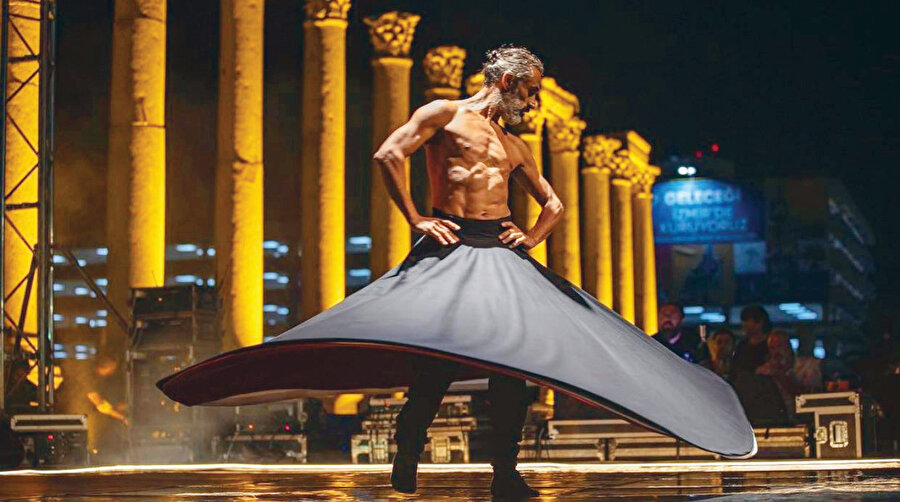 Kâinatın yüzü suyu hürmetine yaratıldığı, âlemlere rahmet olarak gönderilen Peygamber Efendimiz’i hatırlatması, semânın birinci adımıdır.