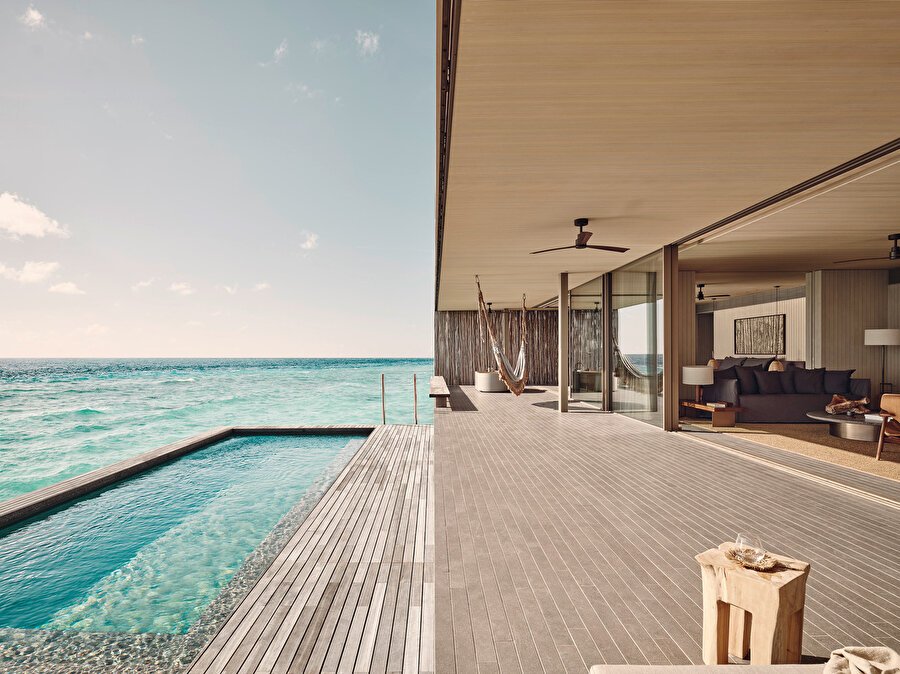  Fari Adaları’ndaki Patina Maldivler Oteli, doğayı merkeze alarak tasarlanıyor.