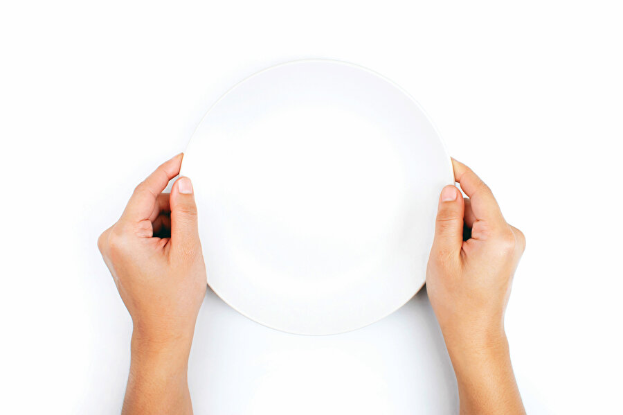 Yoksa ölüm korkusuyla dize getirmeye çalıştıkları insanlığı, “gıda krizi” korkusuyla yeni bir şekle mi büründürmek istiyorlar.