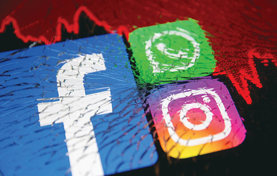 4 Ekim günü, Facebook, henüz nedeni tam olarak belirlenemeyen bir nedenden, yaklaşık 7 saat boyunca hizmet kesintisi yaşadı.