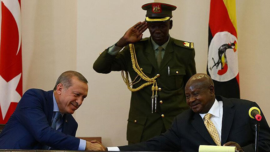 Türkiye Cumhurbaşkanı Recep Tayyip Erdoğan Afrika ziyaretinden görüntüler.