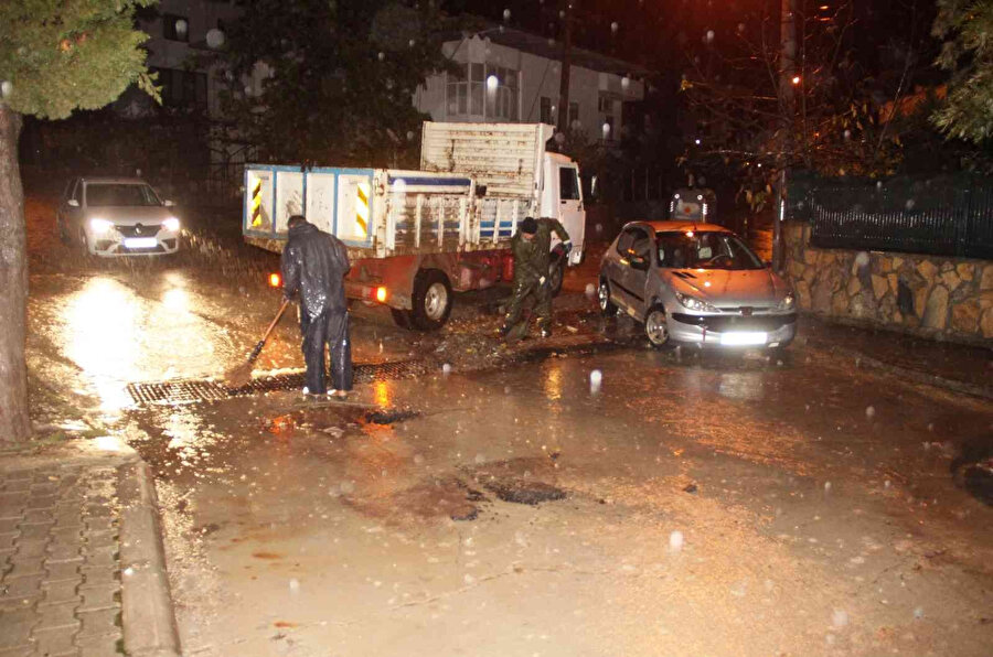 Bodrum sağanak yağışa teslim oldu