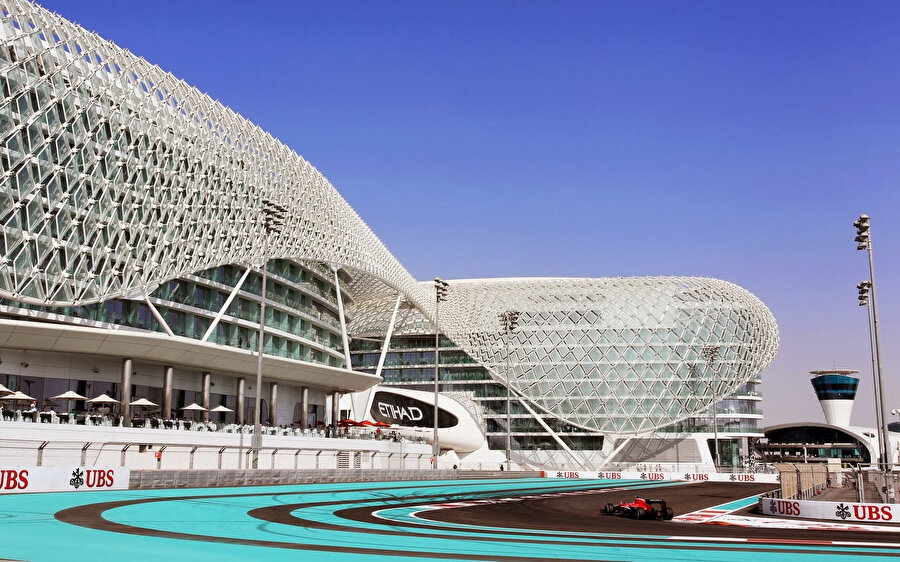 Formula 1'de sezonun son yarışı Abu Dabi'de koşulacak