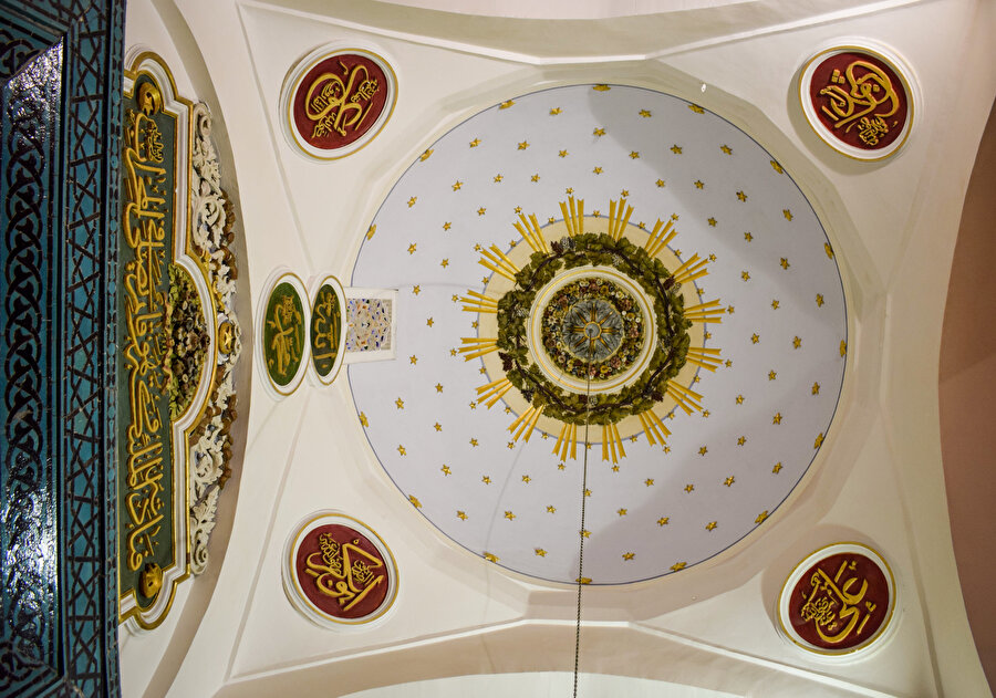 Aydınoğlu Mehmed Bey Camii mihrap önü kubbesi ( Fotoğraf: Merve Nur Türker)