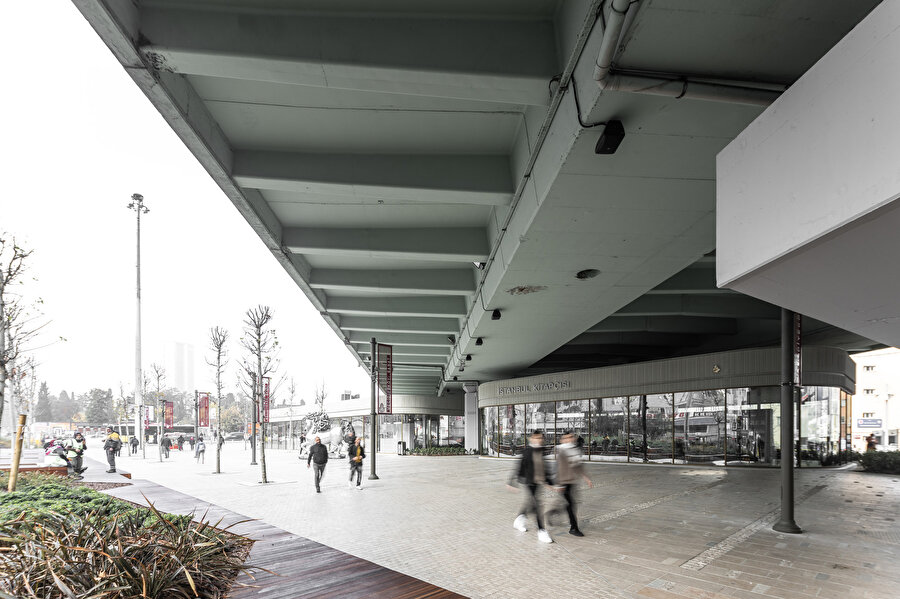 Mecidiyeköy Sanat & İstanbul Kitabevi.