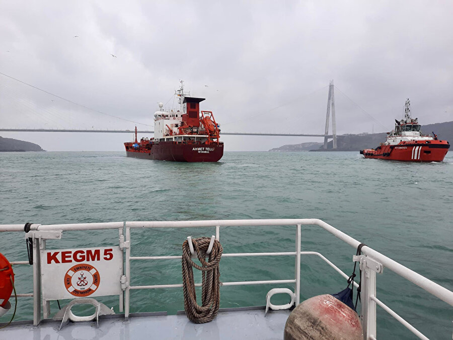 İstanbul Boğazı'nda tanker arızalandı, gemi trafiği durdu