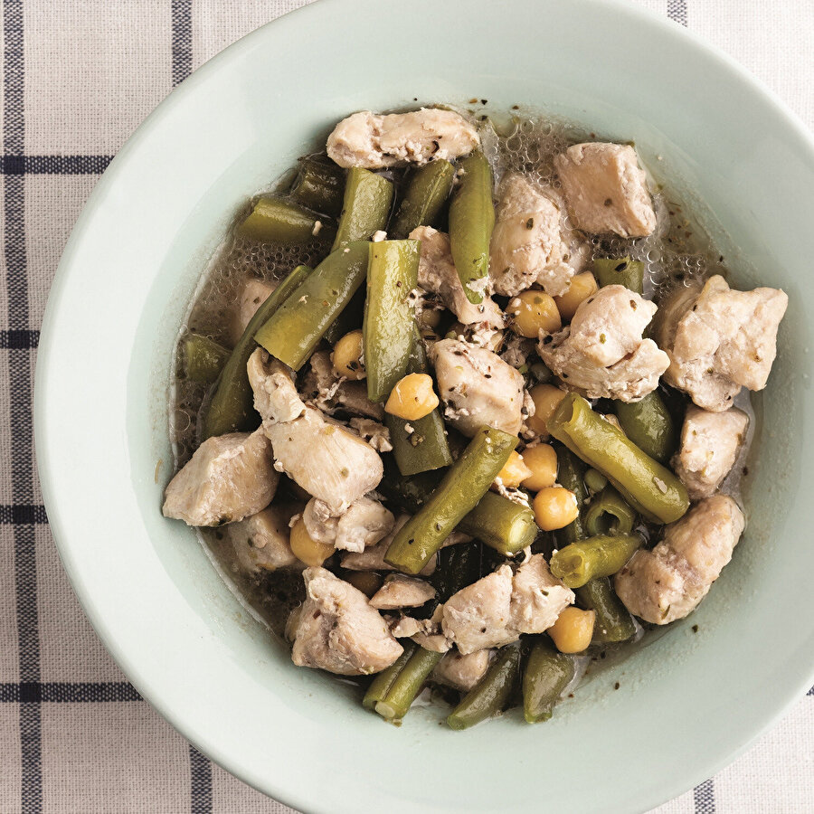 Tavuklu Börülce tarifi