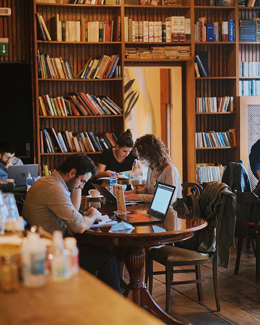Türk-Alman Kitabevi & Kafe, Beyoğlu.