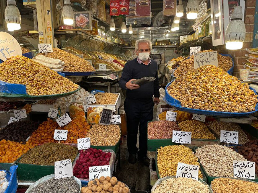 Pazardaki pahalılıktan şikayet eden Rızayi, imkanları olmadığı için bu sene kuruyemiş almadıklarını söyledi.