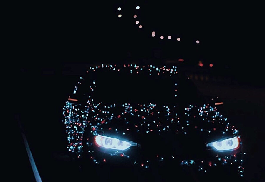 Polis affetmedi: Yılbaşı ağacı değil otomobil