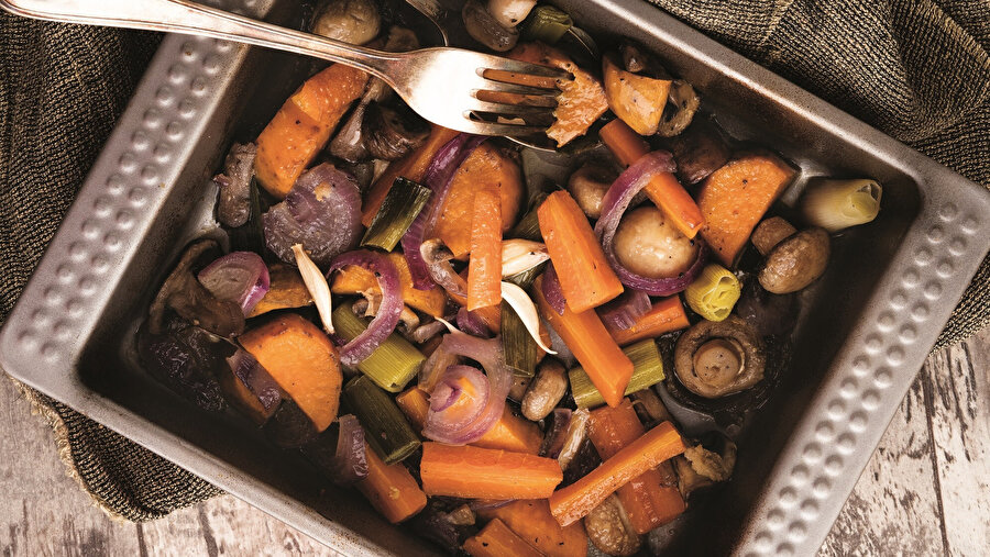 Fırın Kabında Kök Sebze Sote tarifi