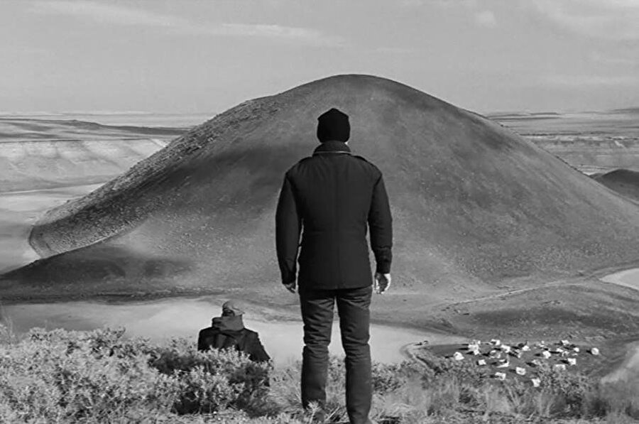 Semih Kaplanoğlu, Buğday filminde görsel çıtayı öyle bir noktaya yerleştiriyor ki umuyoruz birileri o çıtayı aşma gayretinde bulunur.