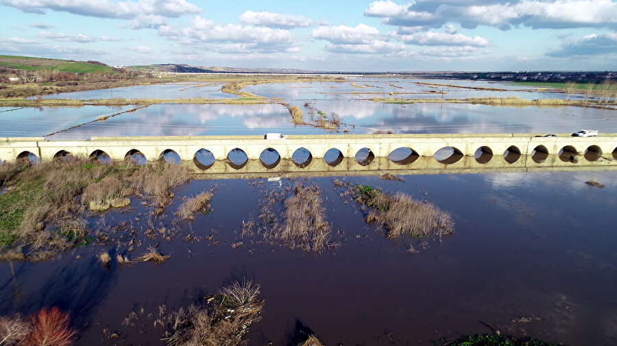 Meriç ve Tunca nehirlerinde su seviyesi 4 kat arttı