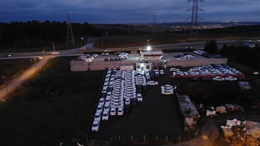 Araçlar drone ile görüntülendi