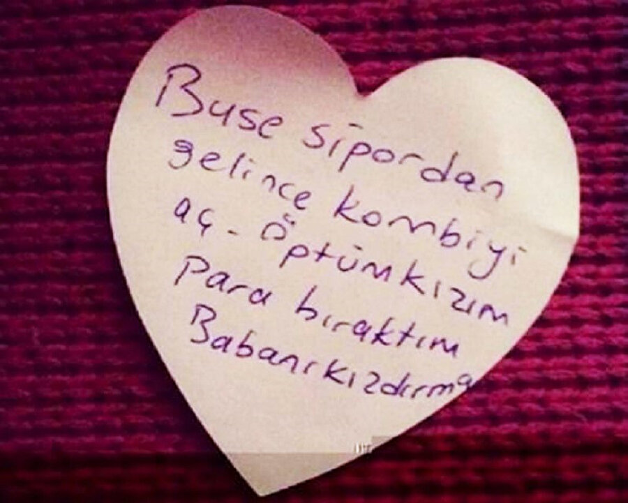 Annemizin kâh başucumuza bıraktığı kâh yüzümüze fırlattığı o şefkat dolu notlardan tebessüm ettiren seçmeler
