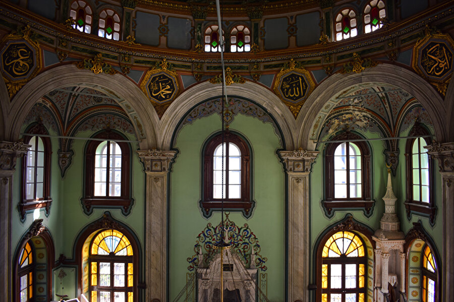 Salepçioğlu Camii Kubbe Kasnağı Kemerler (Fotoğraf: Merve Nur Türker)