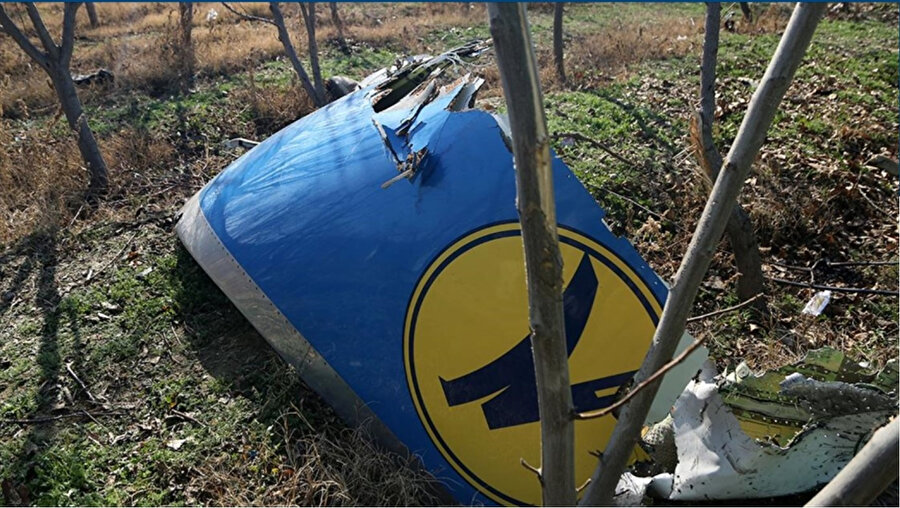 21 Ocak 2020'de İran tarafından füzeyle vurulan Ukrayna'ya ait Boeinf 737 yolcu uçağının kalıntısı.