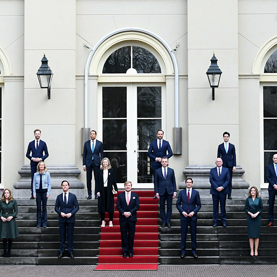 Hollanda'da 299 gün sonra hükümet kuruldu