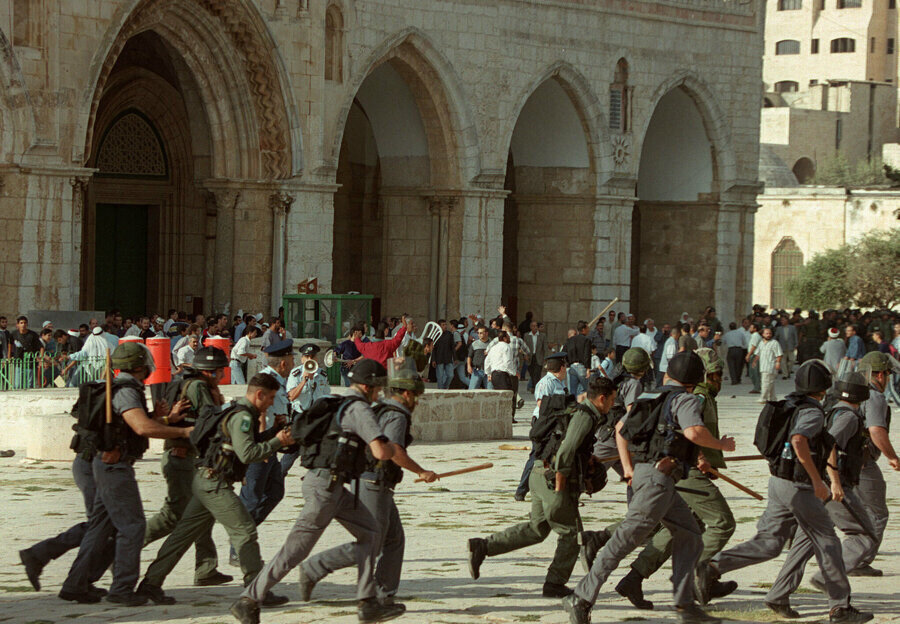 Ariel Şaron’un 28 Eylül 2000'de Mescid-i Aksa’nın avlusuna kalabalık bir koruma ordusuyla girmesiyle İkinci İntifada'yı başlatan olaylar.