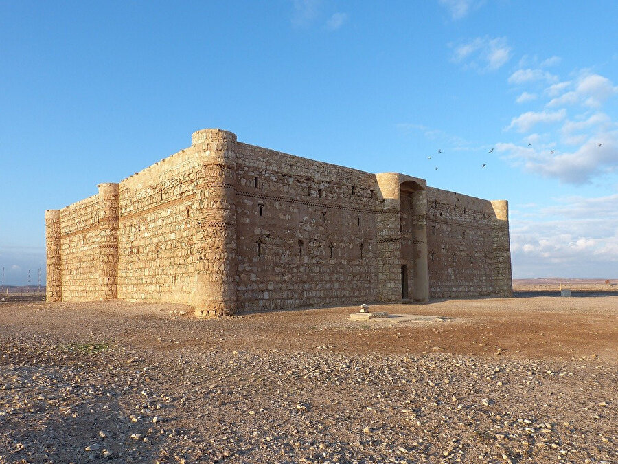 Qasr Al-kharanah.