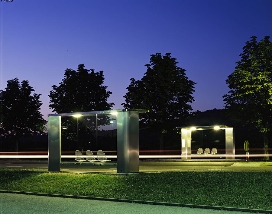 Jasper Morrison’ın tasarladığı Bus Stop.