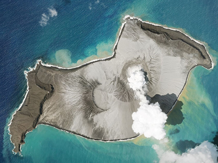 Tonga'daki yanardağ patlaması