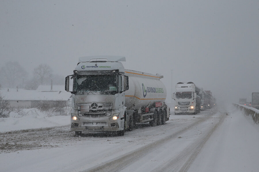 Bolu Dağı'nda ağır tonajlı araç geçişine izin verilmiyor