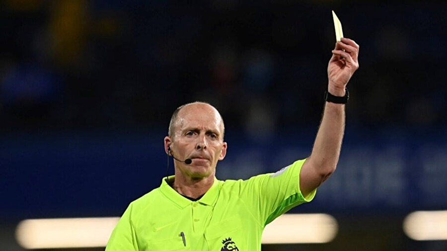 Arsenal'da bilerek sarı kart iddiası