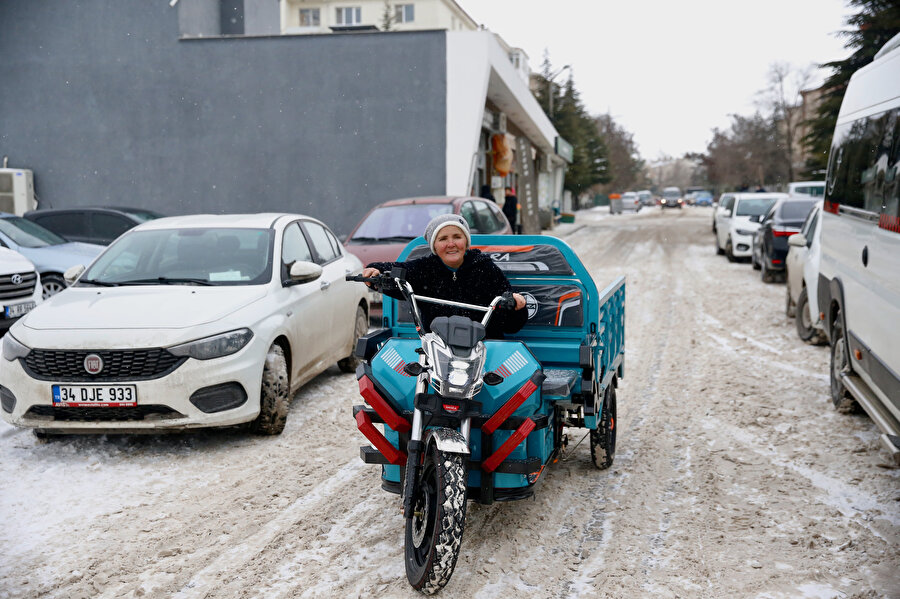 Bakanı Kurum'dan motosikleti çalınan kadına duygulandıran hediye