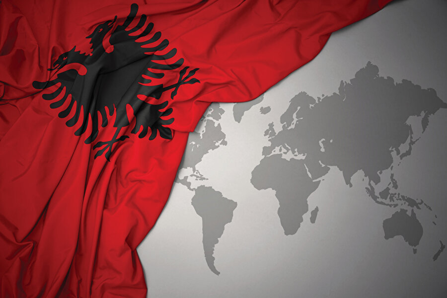 Arnavutluk bayrağı.