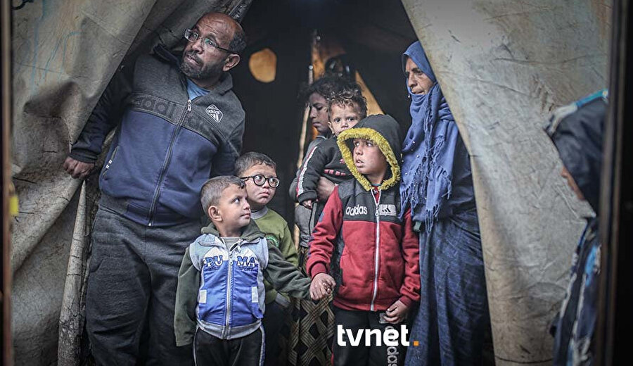 Çadırlarda yaşayan Suriyelilerin kışla çetin sınavı sürüyor