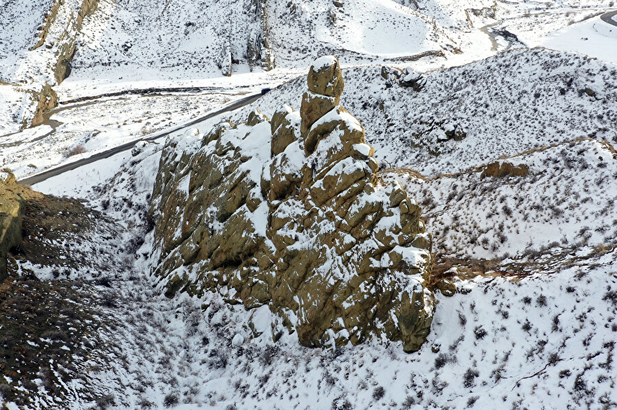 Iğdır'daki Testere Vadisi'nde kar güzelliği