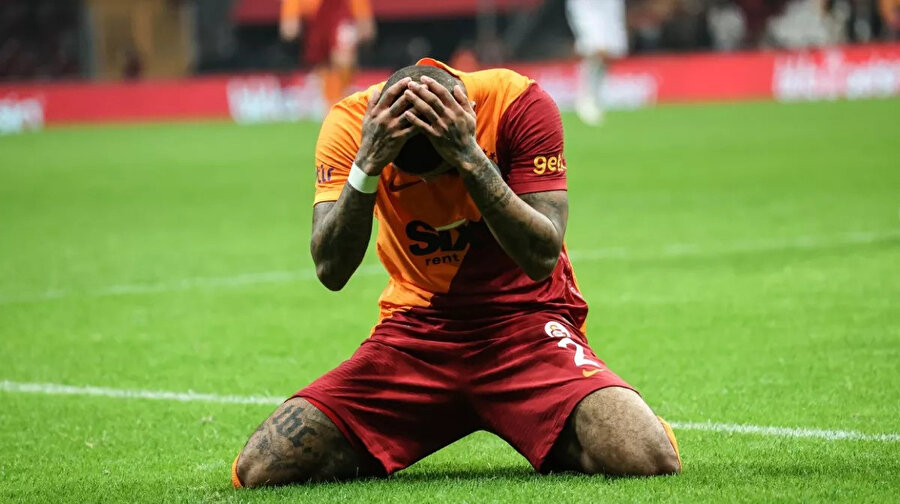 Galatasaay'da Yedlin ile yolların ayrıldığı iddia edildi