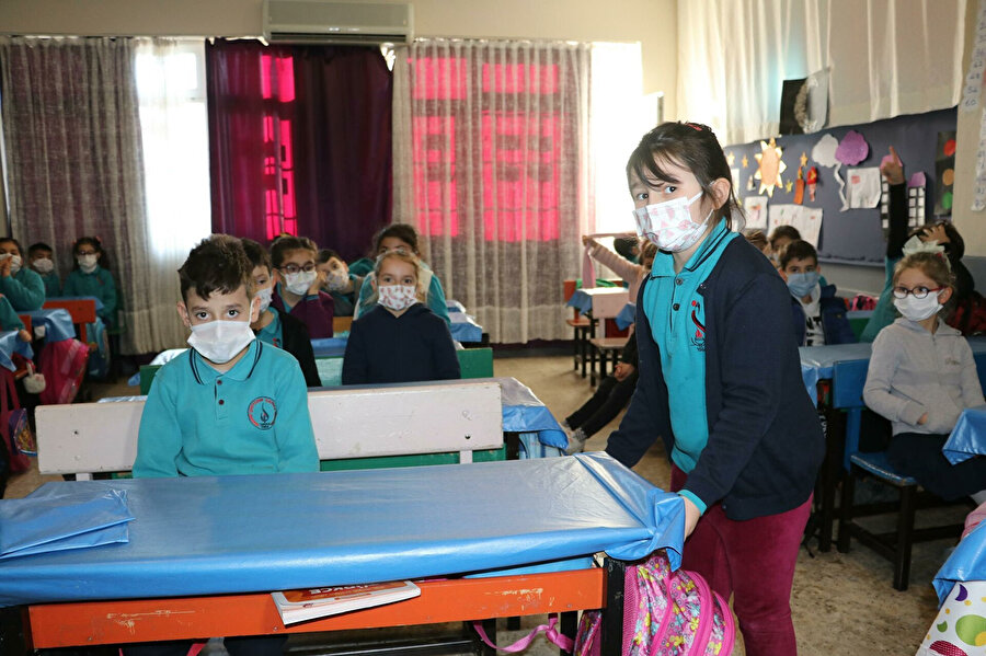 Özel teknoloji ile üretilen kumaş, su geçirmezlik ve tekrar kullanılma özelliğine sahip