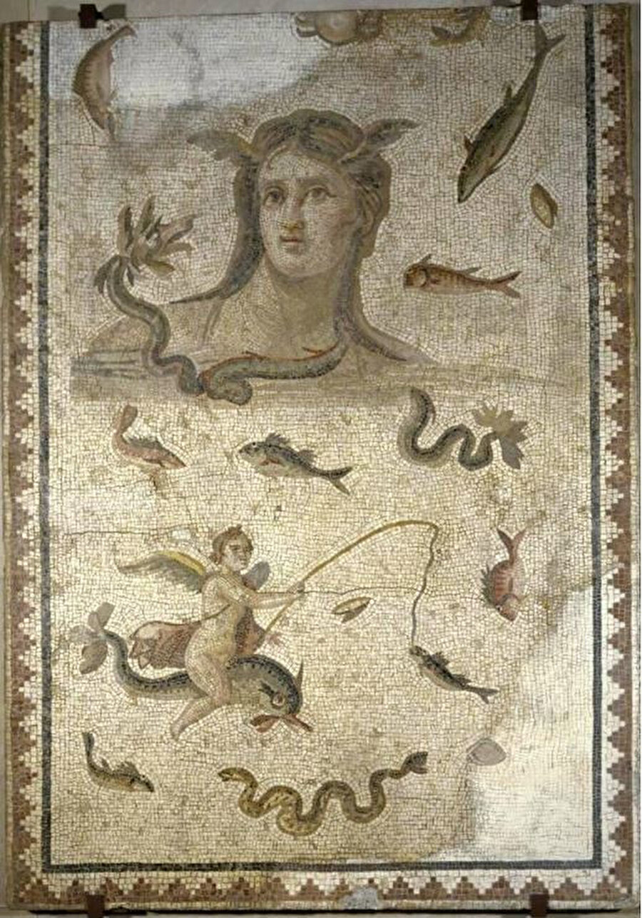 O dönem eserler, yasal yollardan yurt dışına çıkartılmıştır. Ancak Hatay'ın arkeolojik zenginliği bitmez. Hala kazılarda tarihi eserler çıkartılıyor.