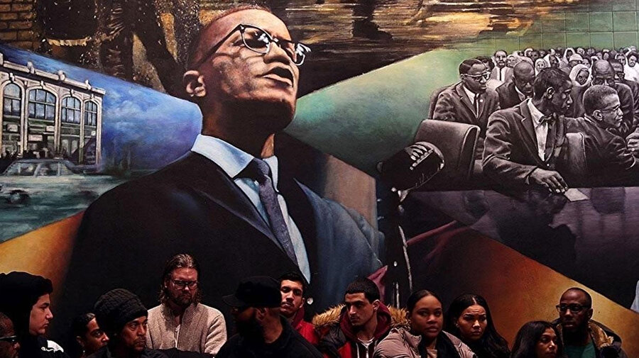 Malcolm X, hayatının son döneminde Amerikan toplumunun ırk problemini çözmesi için İslam dinini anlaması gerektiğini ve tüm ırkların kardeşliğini esas alan insan hakları mücadelesini savundu.
