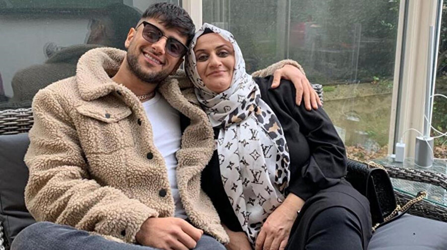 Reynmen ve annesi Nesibe Aktaş 