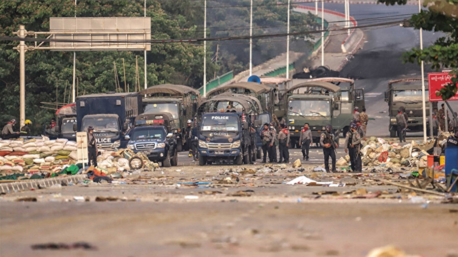 Myanmar'da tutuklular darbe yönetimine karşı açlık grevine başladı.