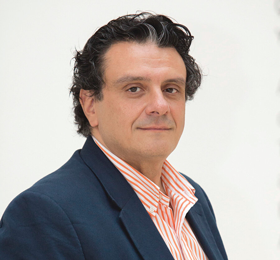 Dımıtrıos Trıantaphyllou.