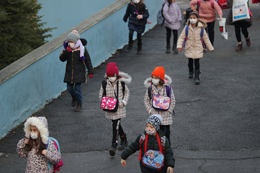 Edirne'de öğrenciler ders başı yaptı


