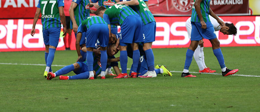 Rizesporlu futbolcu saldırıya uğradı