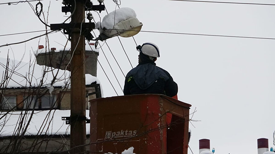 Isparta'nın kalan 7 köyüne de elektrik verildi