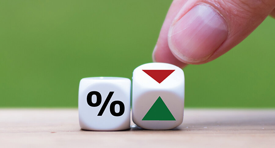 Tutarsız kararları ile eleştirilerin odağındaki bu rating şirketlerinin her dönem favori hedefleri arasında Türkiye de yer alıyor.